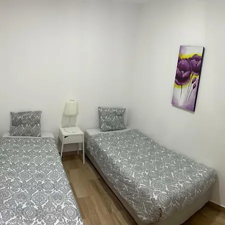 בית הארחה Parque Das Nacoes ליסבון